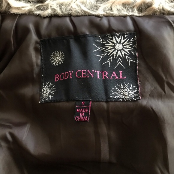 Body Central Faux Suede and Fur Vest - Picture 6 of 8